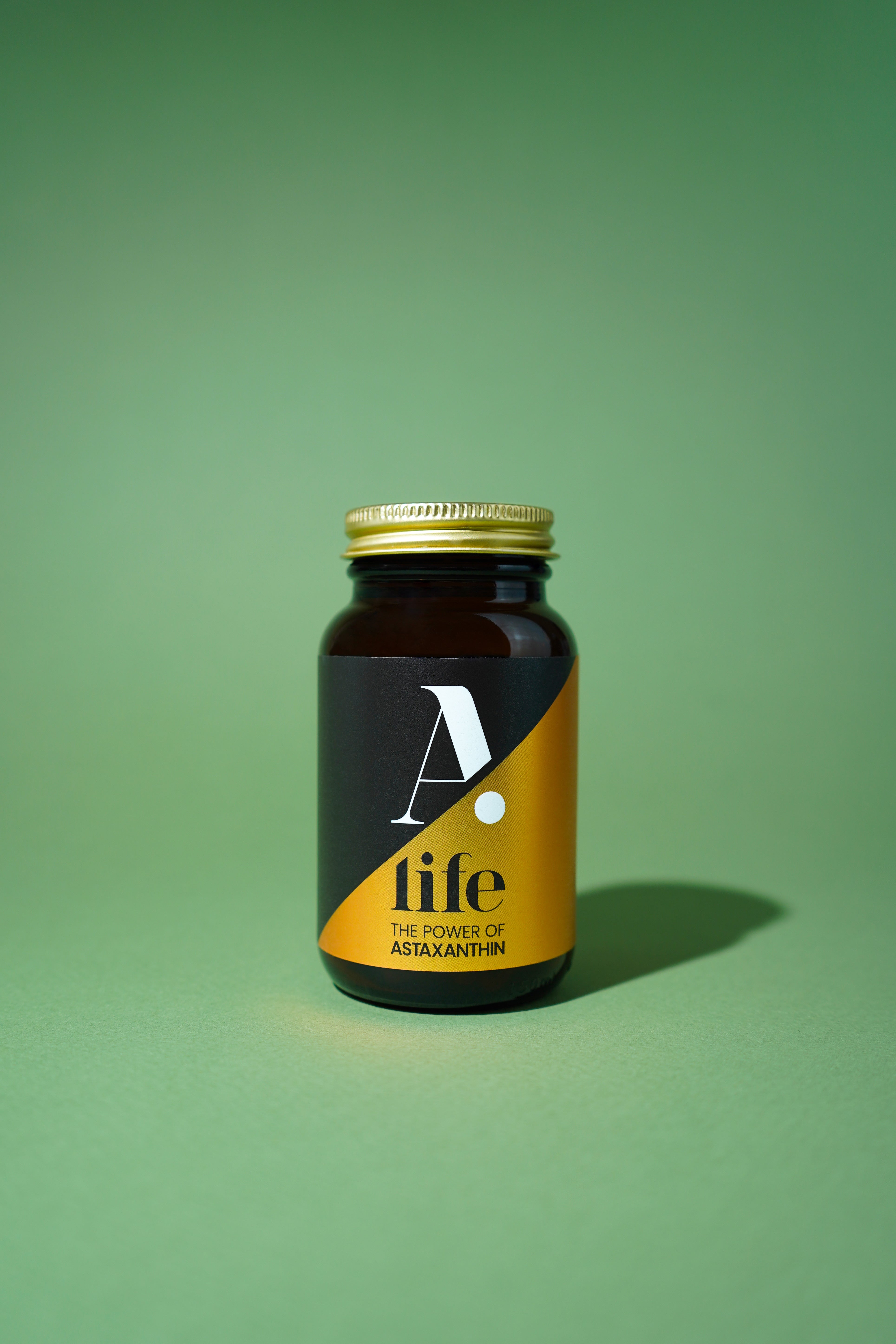 Řasa s přirozeným obsahem astaxanthinu