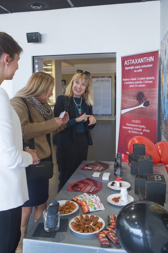 Bonaloka - tisková konference - astaxanthin